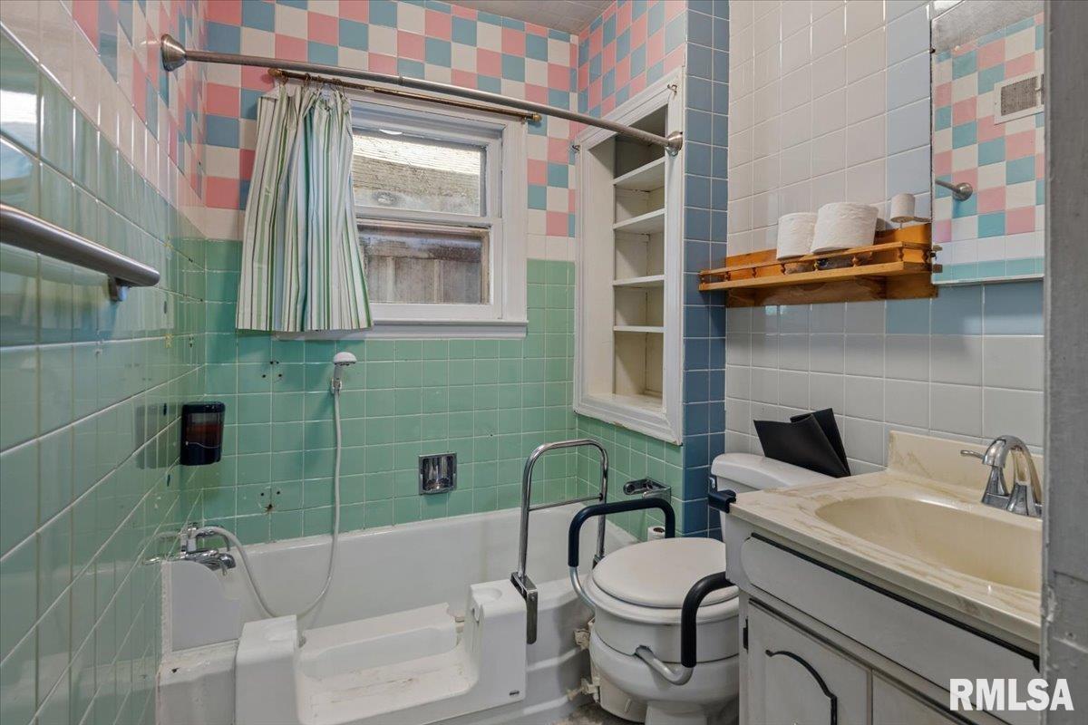 2619 East Keys Avenue Springfield, IL 62702 - Photo 11 of 43 Gallery Image 11