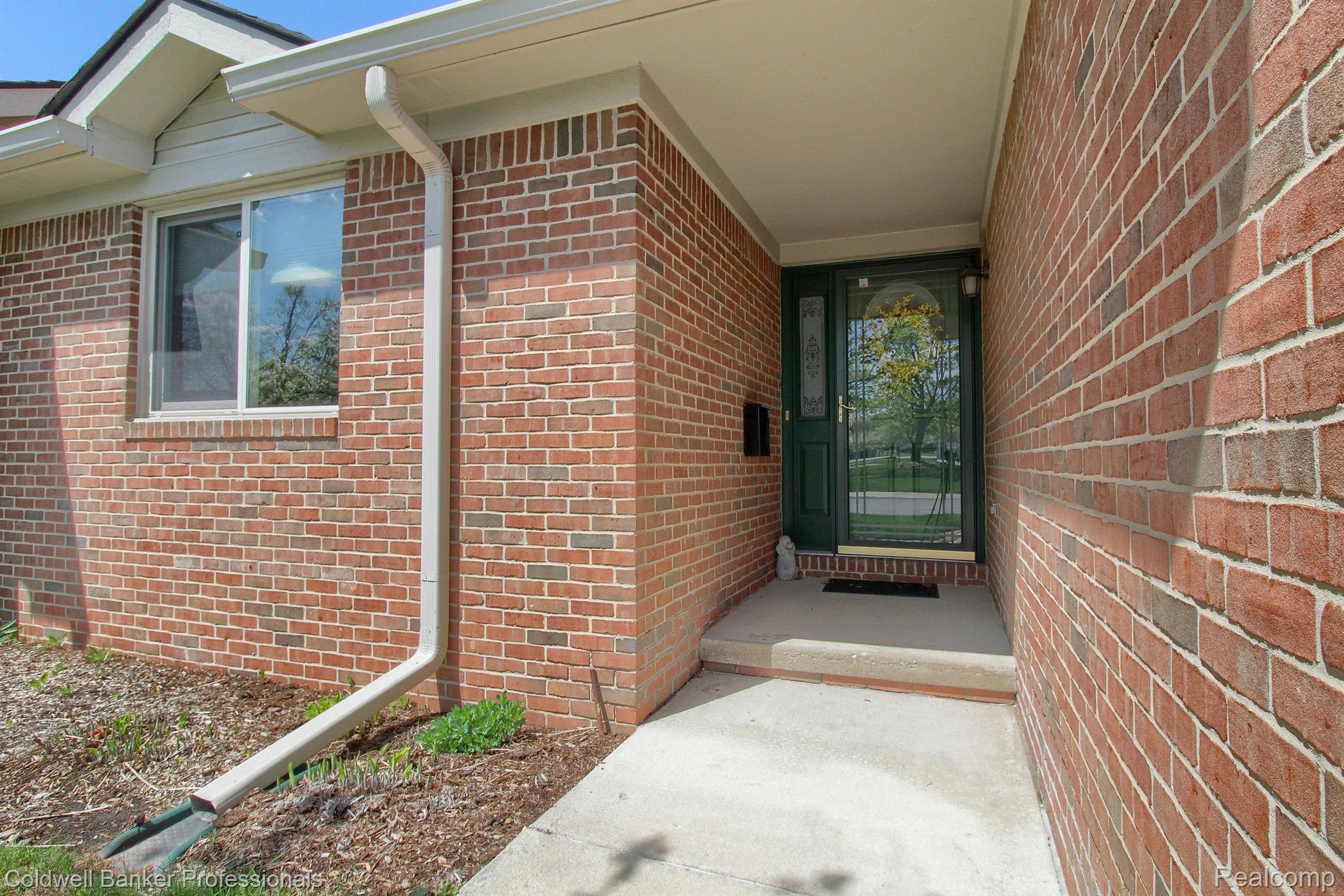 46144 Reedgrass Lane Belleville, MI 48111 - Photo 3 of 29 Gallery Image 3