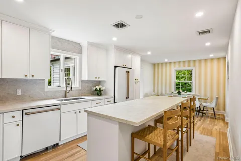 $2,299,000 | 22 Shorehaven Lane, Manhasset, NY 11030