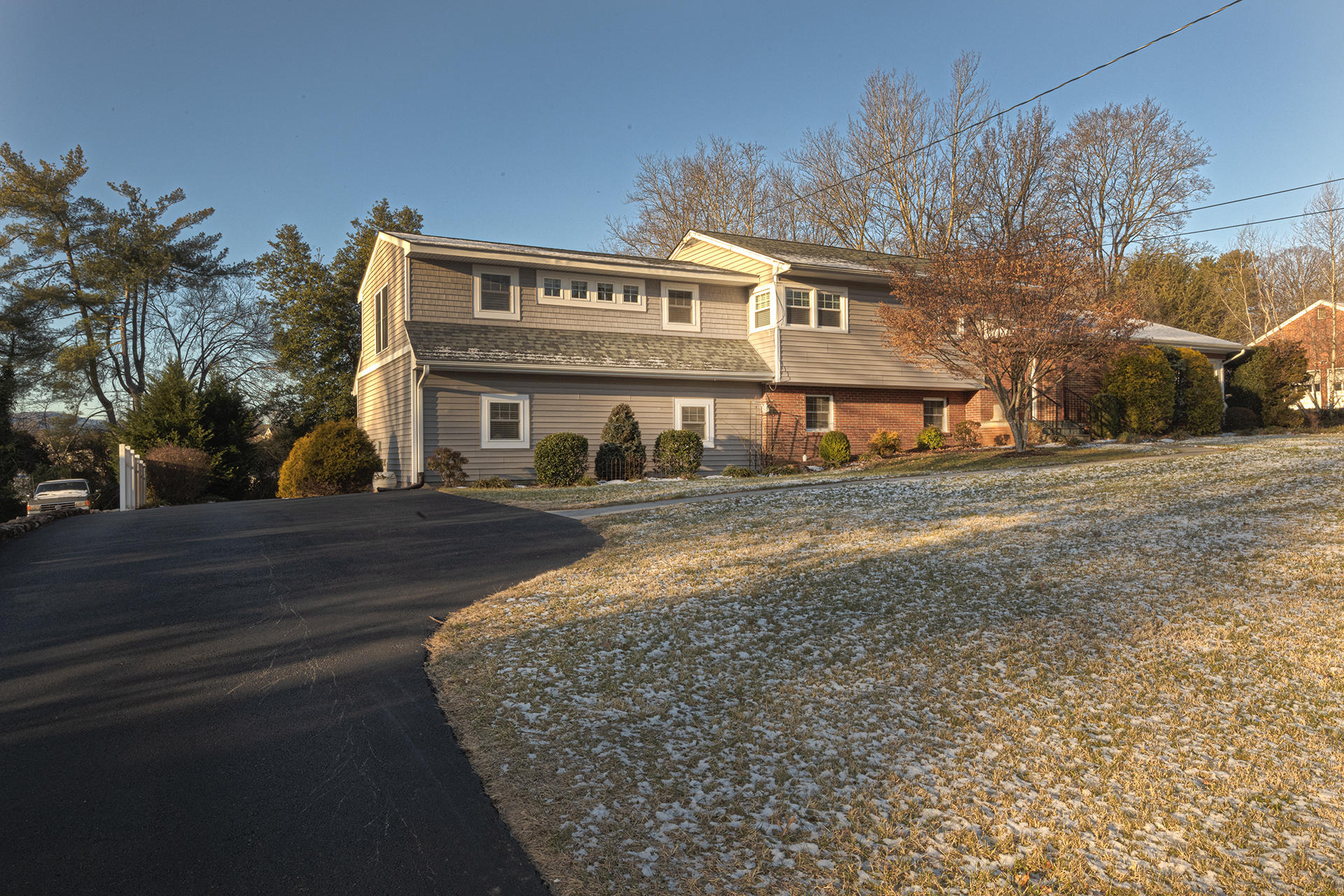 3545 Wright Road Southwest Roanoke, VA 24015 - Photo 1 of 31 1