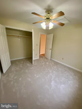 a view of empty room with window