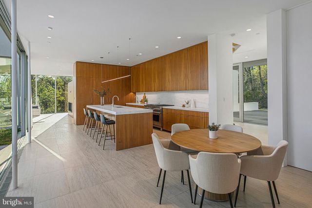 $8,800,000 | 4640 Cathedral Avenue Northwest, Washington, DC 20016