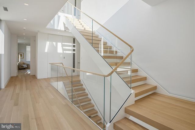 $8,800,000 | 4640 Cathedral Avenue Northwest, Washington, DC 20016