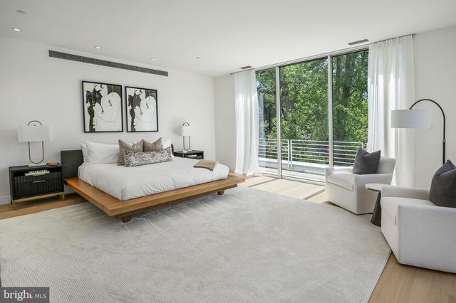 $8,800,000 | 4640 Cathedral Avenue Northwest, Washington, DC 20016