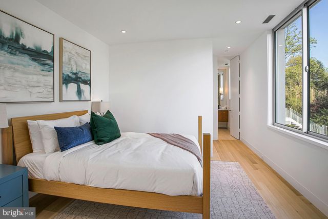 $8,800,000 | 4640 Cathedral Avenue Northwest, Washington, DC 20016