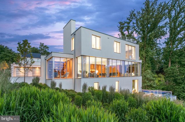 $8,800,000 | 4640 Cathedral Avenue Northwest, Washington, DC 20016