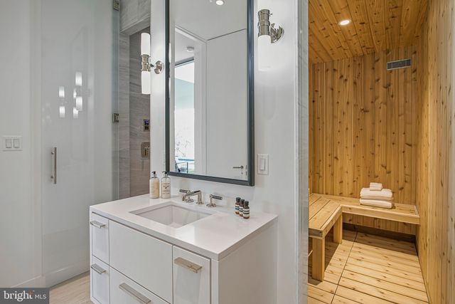 $8,800,000 | 4640 Cathedral Avenue Northwest, Washington, DC 20016