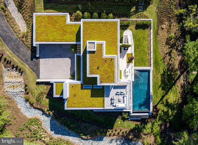 $8,800,000 | 4640 Cathedral Avenue Northwest, Washington, DC 20016