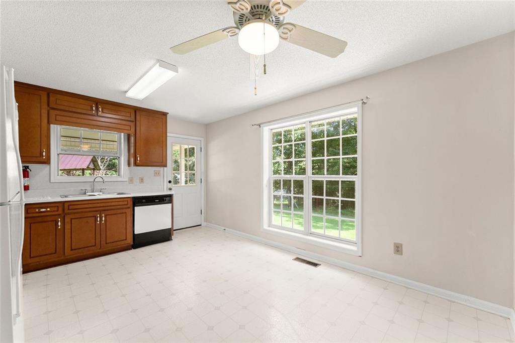 5740 Thompson Bridge Road Murrayville, GA 30564 - Photo 11 of 37 Gallery Image 11