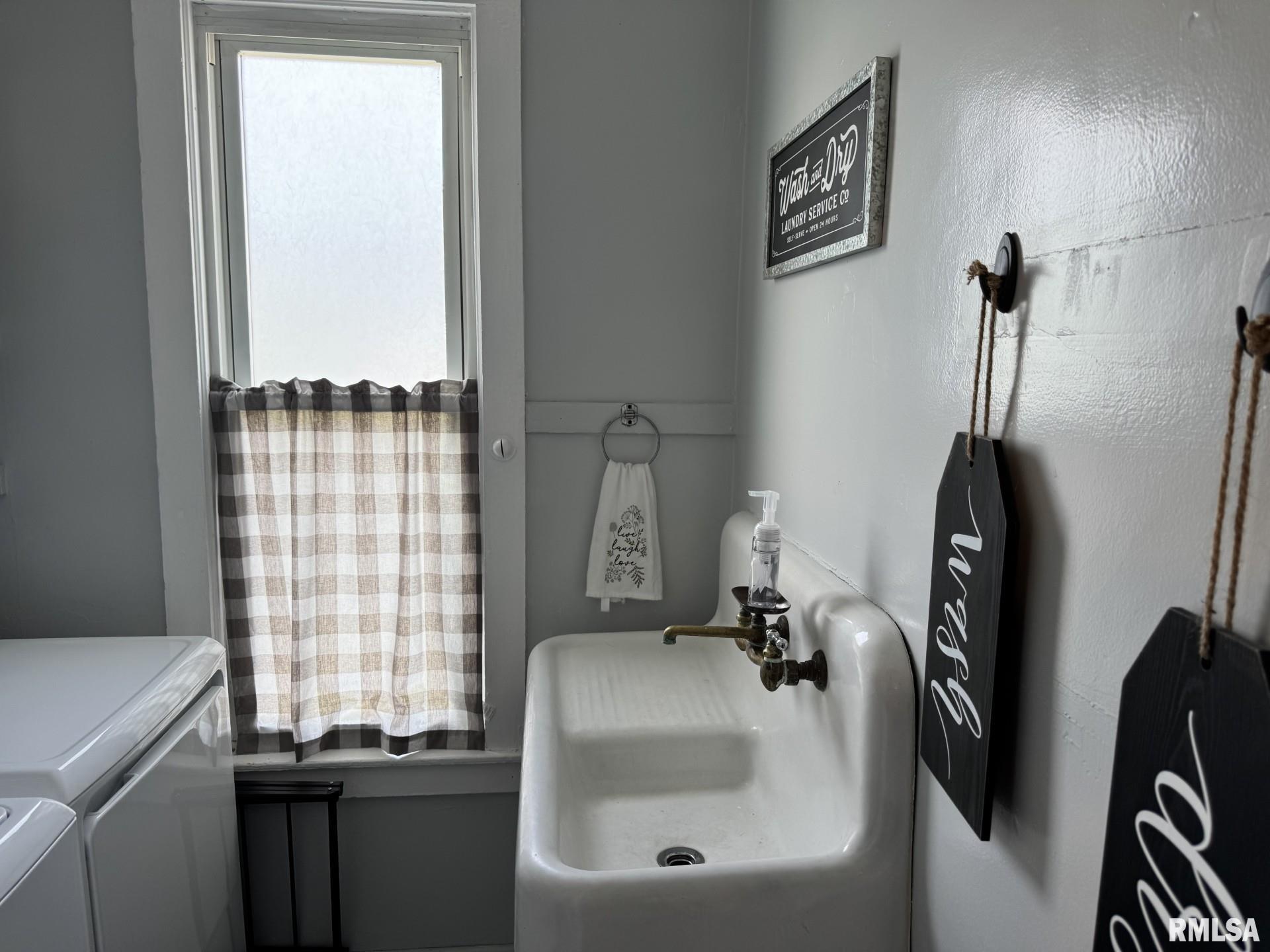 352 East State Street Jacksonville, IL 62650 - Photo 15 of 27