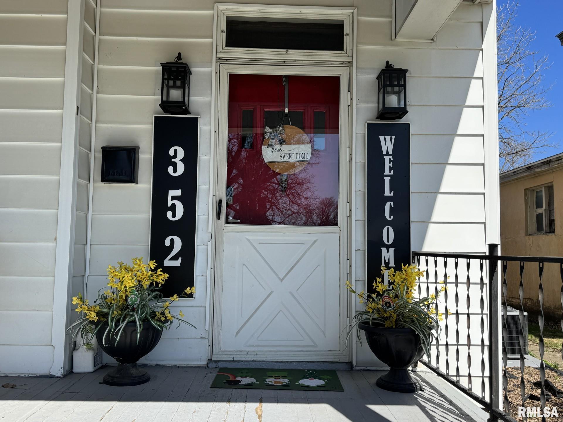 352 East State Street Jacksonville, IL 62650 - Photo 2 of 27