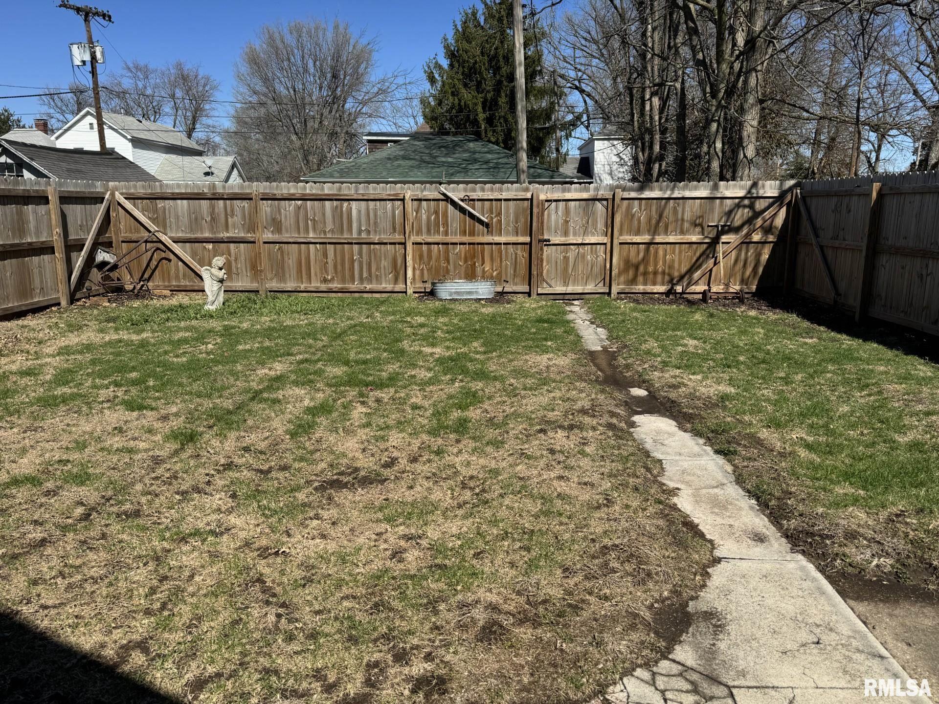 352 East State Street Jacksonville, IL 62650 - Photo 26 of 27