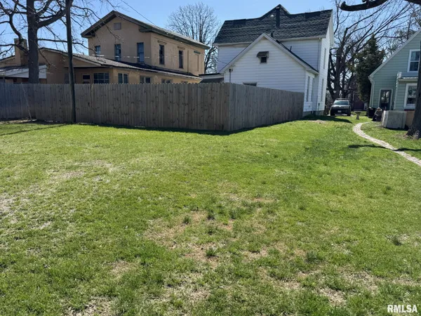 $115,000 | 352 East State Street, Jacksonville, IL 62650