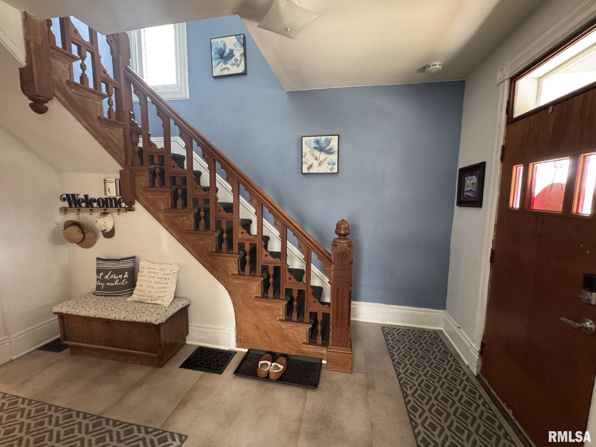 352 East State Street Jacksonville, IL 62650 - Photo 4 of 27