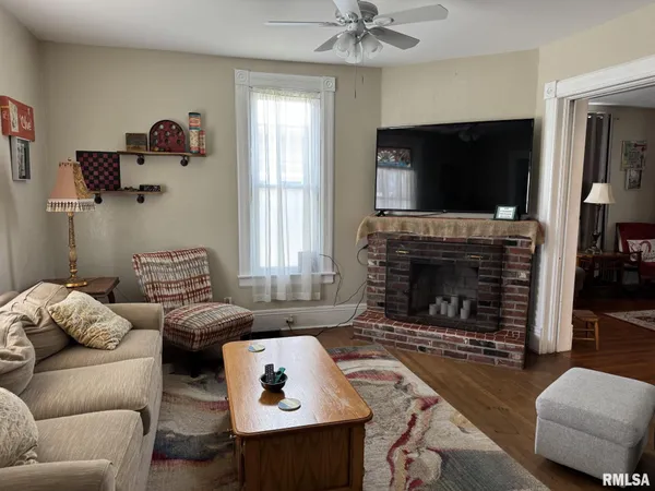 $115,000 | 352 East State Street, Jacksonville, IL 62650