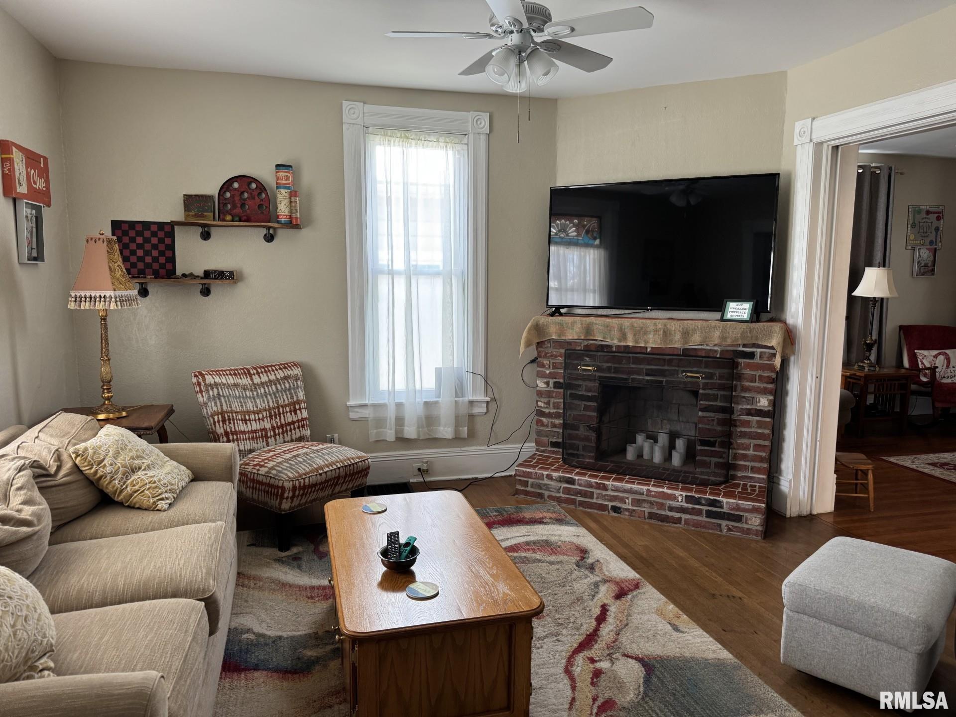 352 East State Street Jacksonville, IL 62650 - Photo 5 of 27