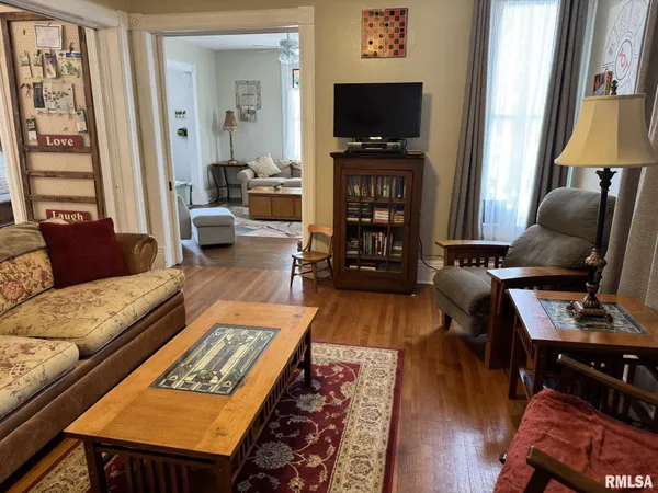 $115,000 | 352 East State Street, Jacksonville, IL 62650