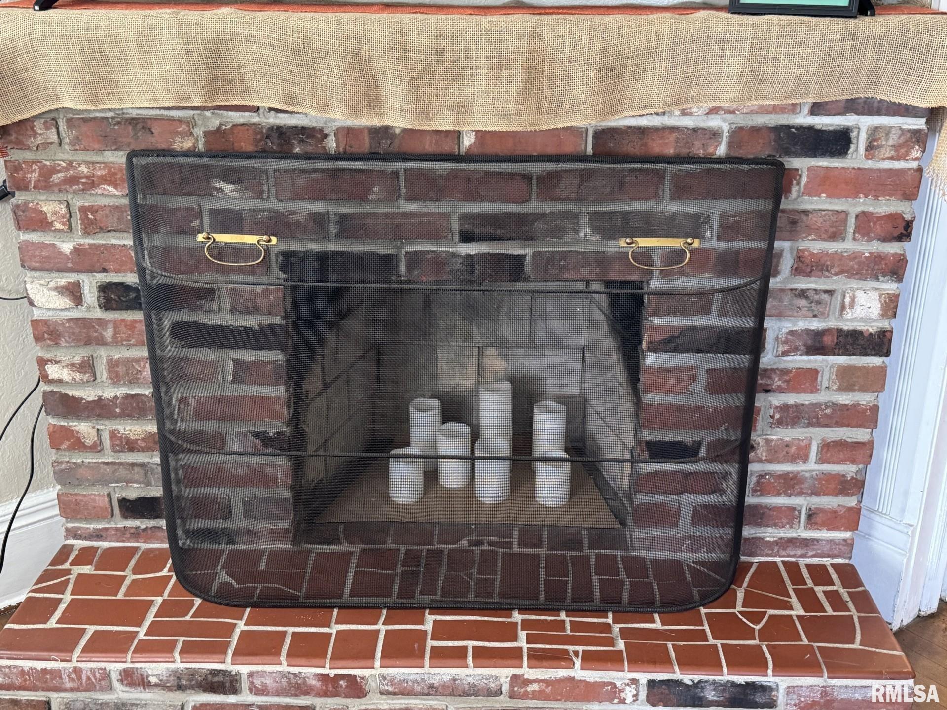 352 East State Street Jacksonville, IL 62650 - Photo 7 of 27