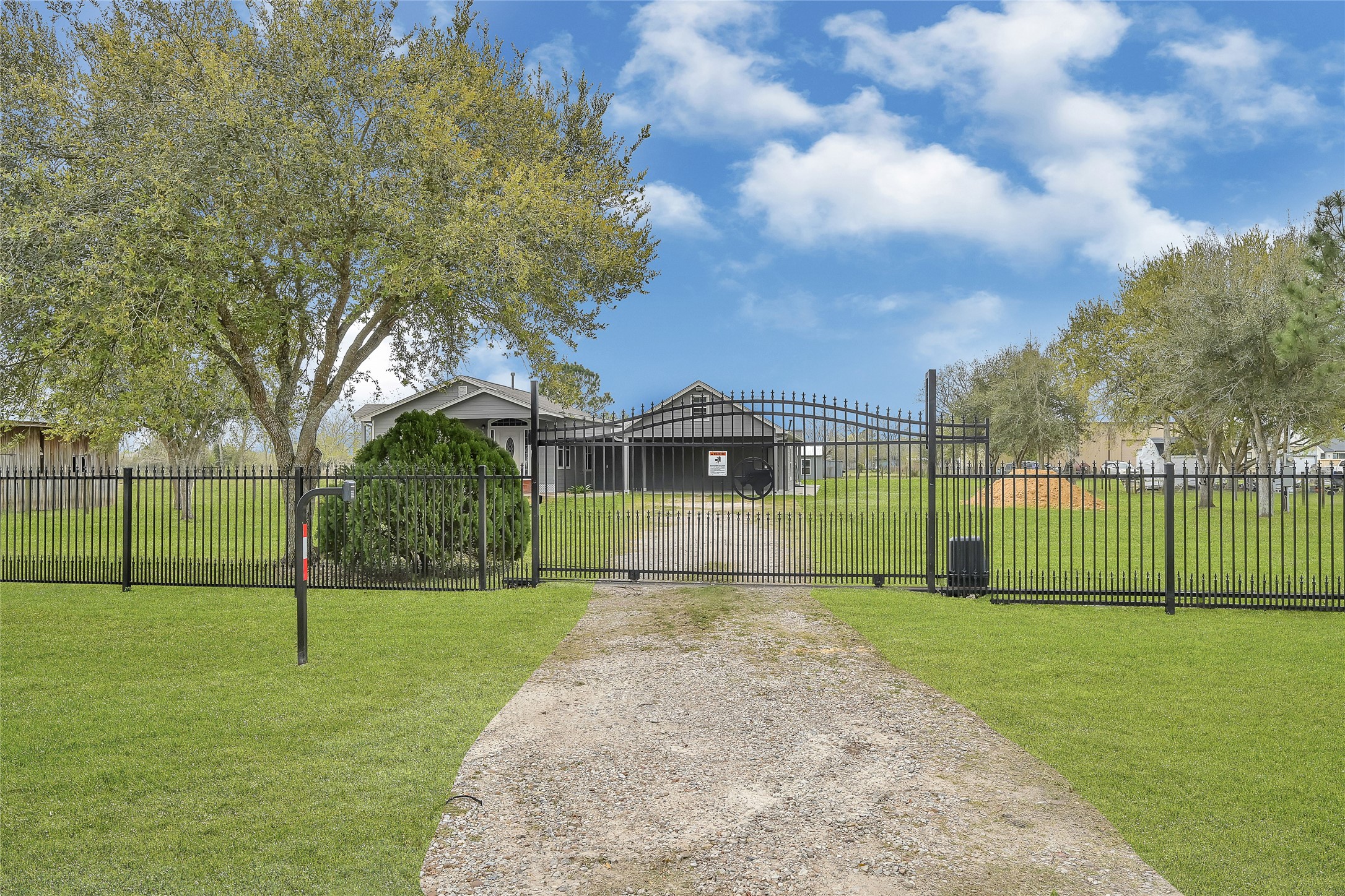 5902 Cr-675c Rosharon, TX 77583 - Photo 1 of 17