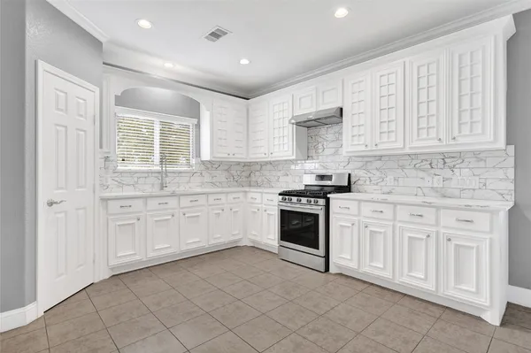 $1,700 | 5902 Cr-675c, Rosharon, TX 77583