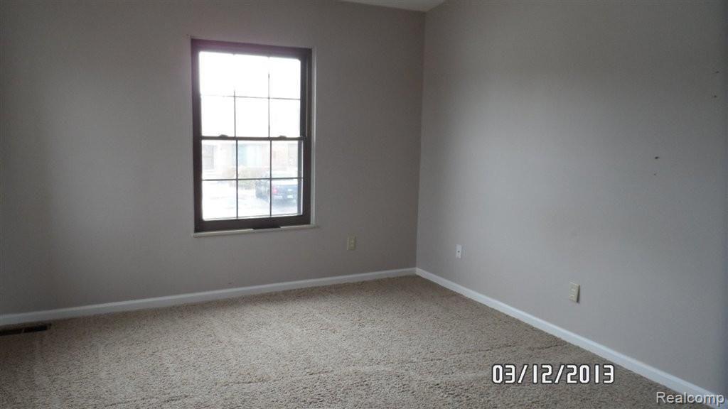 22156 Edgewater Novi, MI 48375 - Photo 8 of 10 SAM_1574.JPG