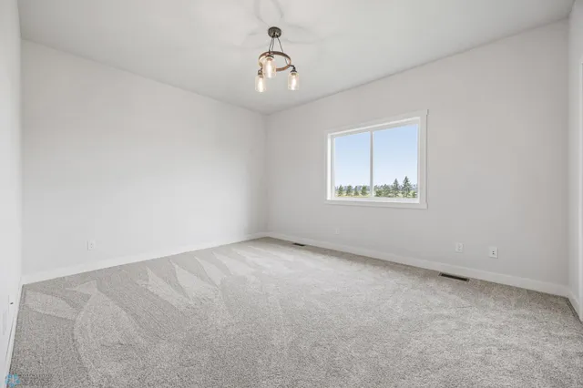 $417,000 | 300 Pr Drive North, Hankinson, ND 58041