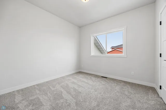 $417,000 | 300 Pr Drive North, Hankinson, ND 58041