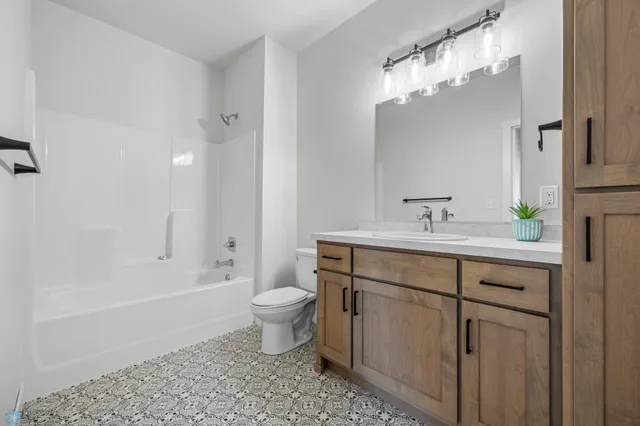 $417,000 | 300 Pr Drive North, Hankinson, ND 58041