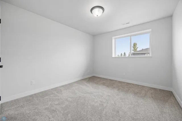 $417,000 | 300 Pr Drive North, Hankinson, ND 58041