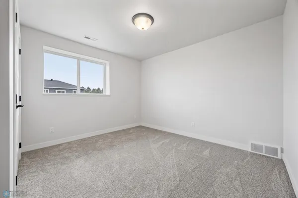 $417,000 | 300 Pr Drive North, Hankinson, ND 58041