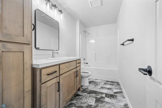 $417,000 | 300 Pr Drive North, Hankinson, ND 58041