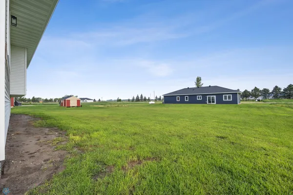 $417,000 | 300 Pr Drive North, Hankinson, ND 58041