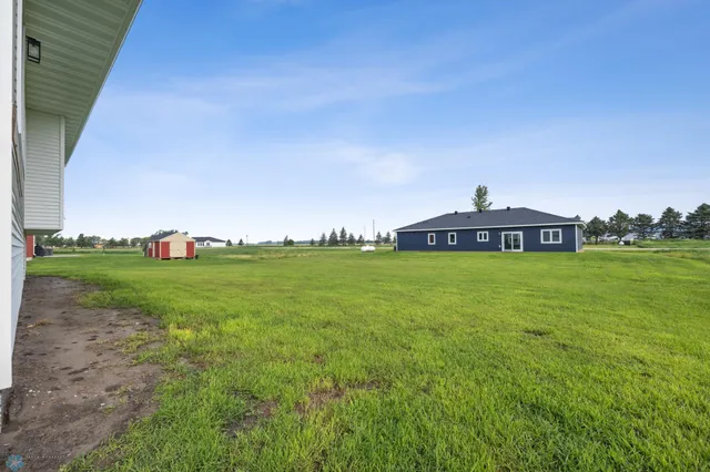 $417,000 | 300 Pr Drive North, Hankinson, ND 58041