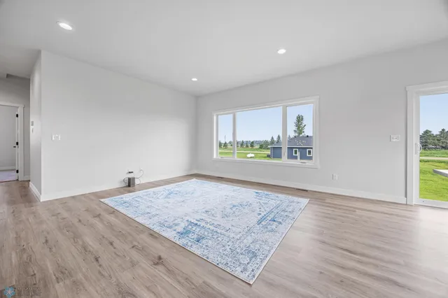 $417,000 | 300 Pr Drive North, Hankinson, ND 58041