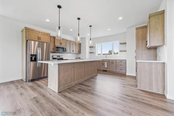 $417,000 | 300 Pr Drive North, Hankinson, ND 58041