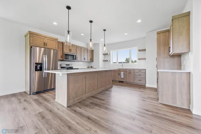 $417,000 | 300 Pr Drive North, Hankinson, ND 58041