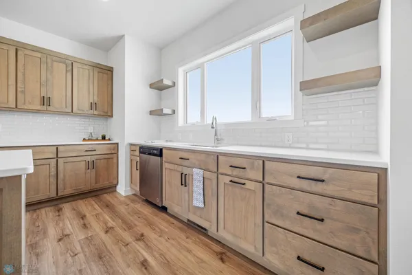 $417,000 | 300 Pr Drive North, Hankinson, ND 58041