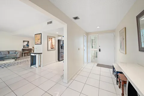 $795,000 | 3970 North Ocean Drive, Unit 6, Singer Island, FL 33404