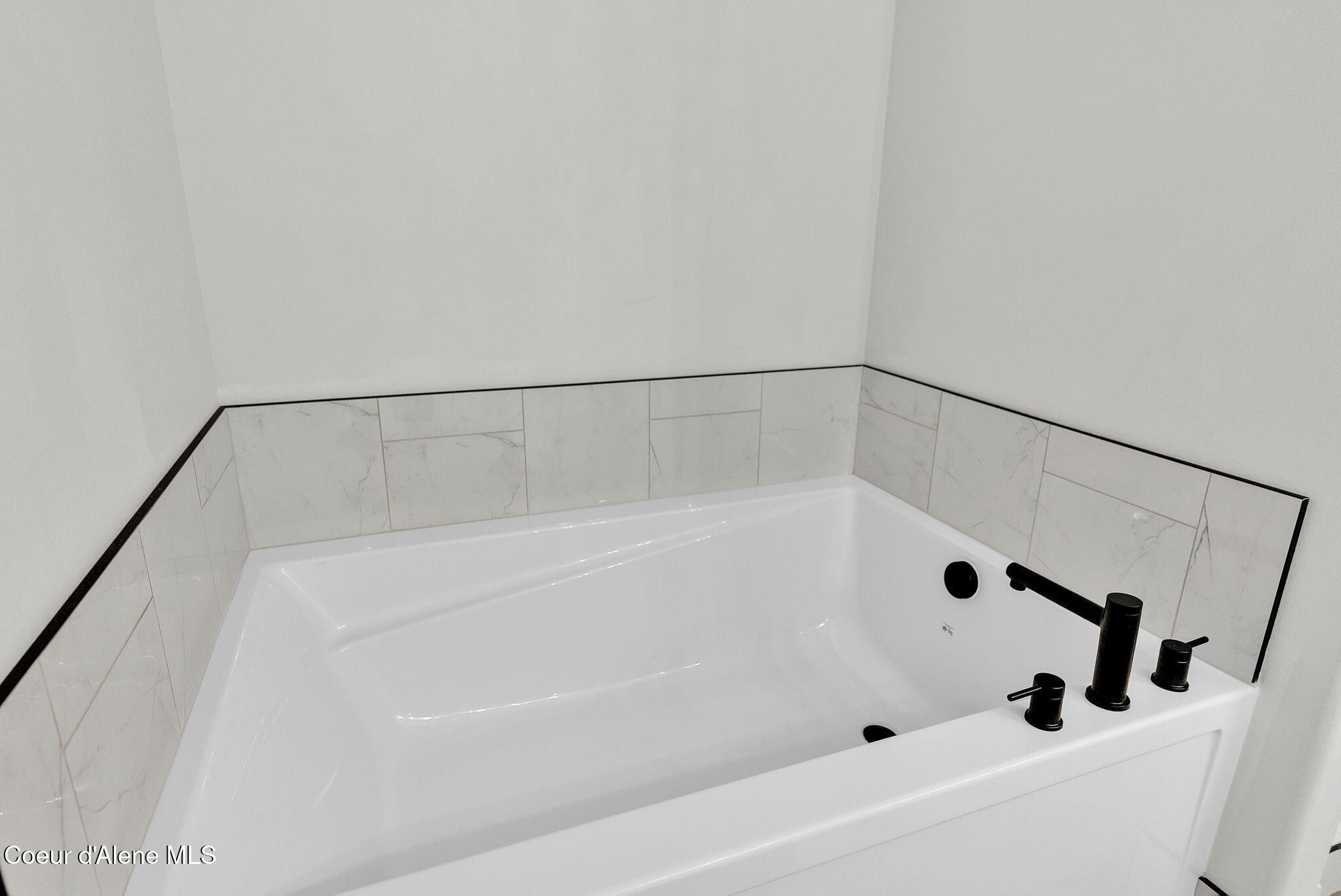 14763 North Liane Lane Rathdrum, ID 83858 - Photo 23 of 44 Primary Bathroom