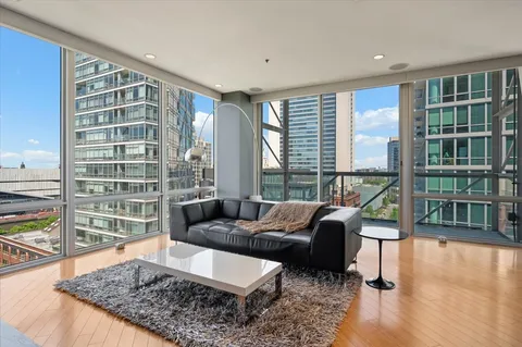 $699,000 | 653 North Kingsbury Street, Unit 1103, Chicago, IL 60654