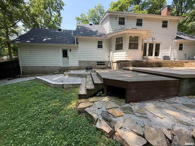 $415,000 | 19 Wildwood Drive, Mount Vernon, IL 62864