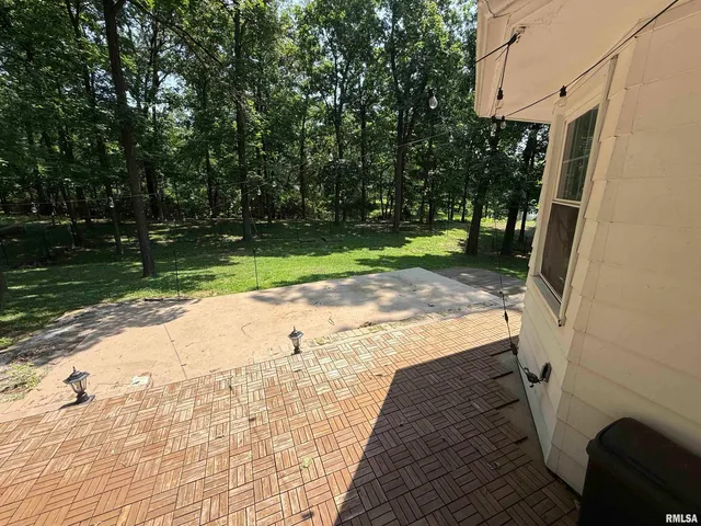 $415,000 | 19 Wildwood Drive, Mount Vernon, IL 62864