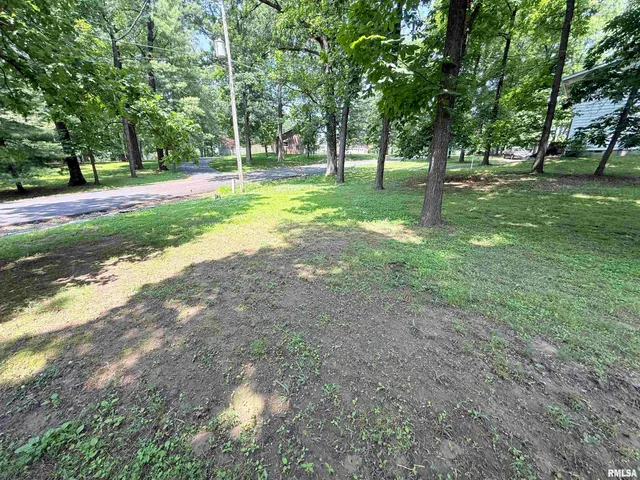 $415,000 | 19 Wildwood Drive, Mount Vernon, IL 62864