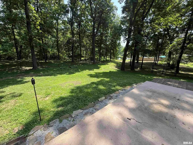 $415,000 | 19 Wildwood Drive, Mount Vernon, IL 62864