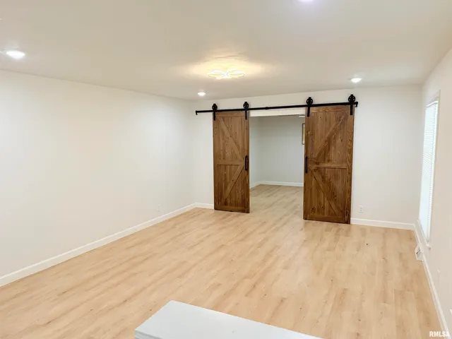 $415,000 | 19 Wildwood Drive, Mount Vernon, IL 62864