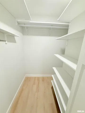 $415,000 | 19 Wildwood Drive, Mount Vernon, IL 62864