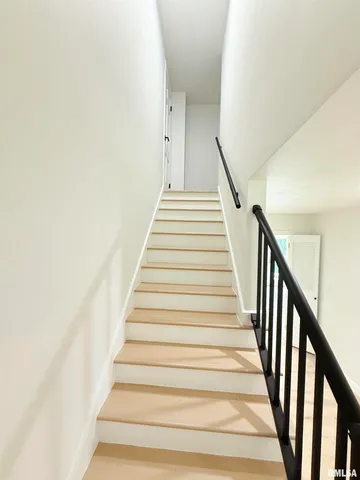 $415,000 | 19 Wildwood Drive, Mount Vernon, IL 62864