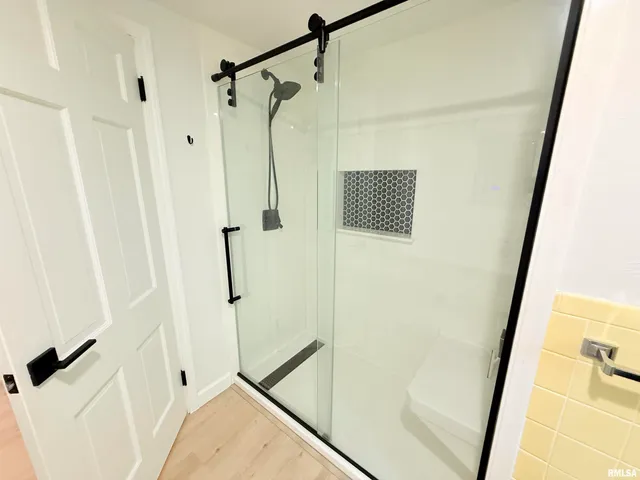 $415,000 | 19 Wildwood Drive, Mount Vernon, IL 62864