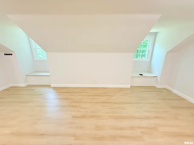 $415,000 | 19 Wildwood Drive, Mount Vernon, IL 62864