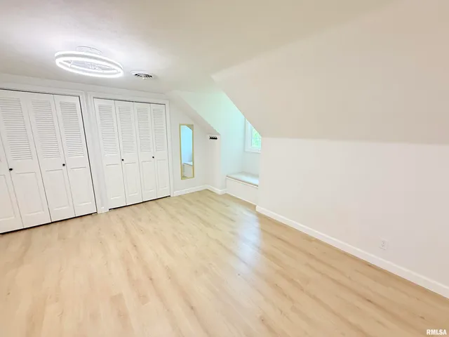 $415,000 | 19 Wildwood Drive, Mount Vernon, IL 62864